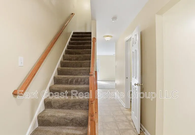 24 Mabel Ln — Photo 12