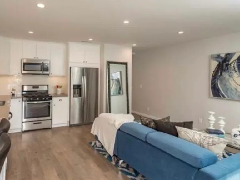 7454 Lemp Ave — Photo 4
