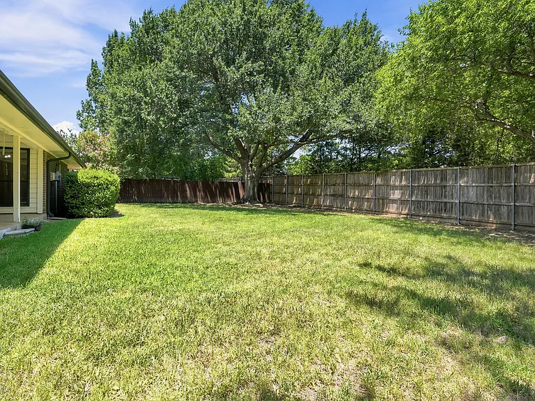306 Dove Creek Trl — Photo 28