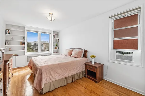 Sold by Remax Edge | media 8