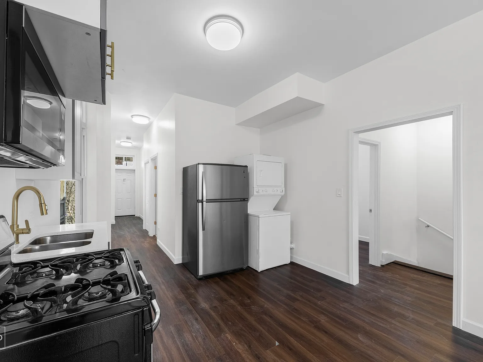 3 bed, $1,900 — Photo 3