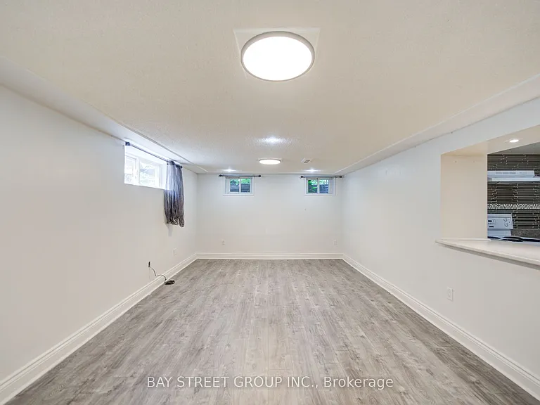 1421 Old Green Ln — Photo 42