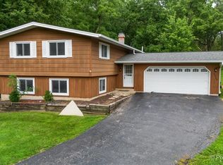 6N365 Essex Ave, Saint Charles, IL 60174