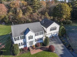 64 Round Table Ln, Taunton, MA 02780