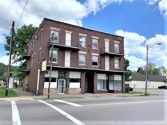 1st image of 904 Putnam Ave