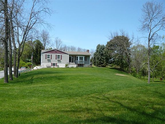 Huge Front Yard - Large Backyard Too!! 