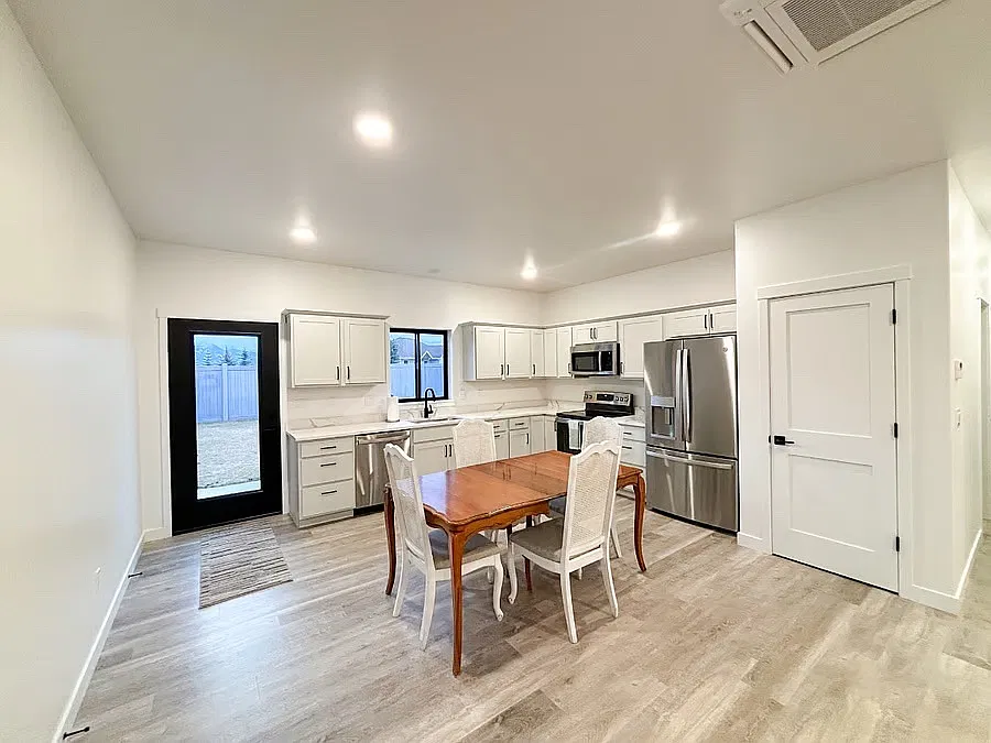 2 bed, 1440 sqft, $2,500 — Photo 4