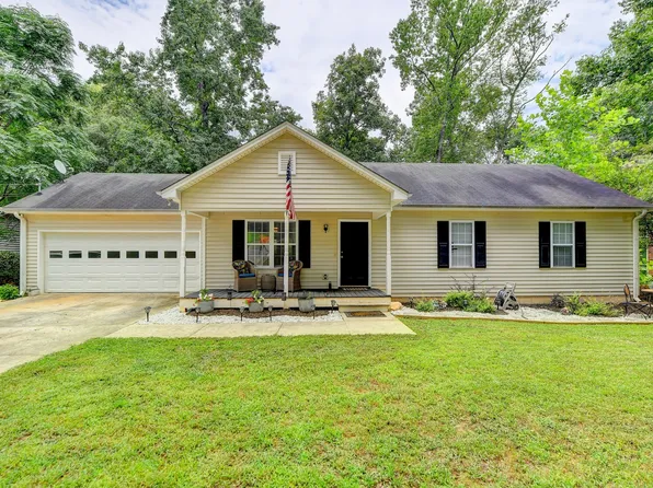 3048 Summerlake Dr, Gainesville, GA 30506