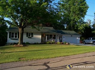 8021 Harris Dr, Garrettsville, OH 44231