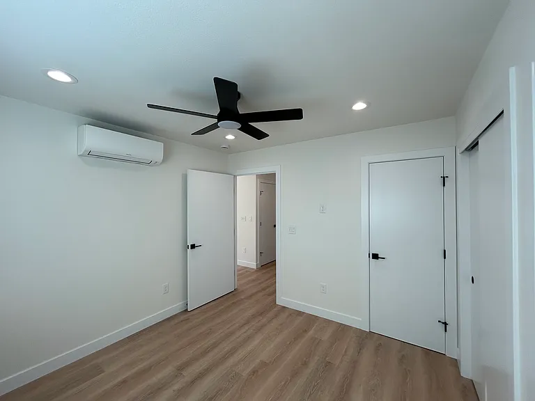 Bedrooms 1