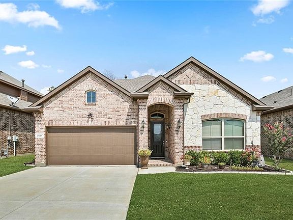 2nd image of 3905 Cuddy Dr