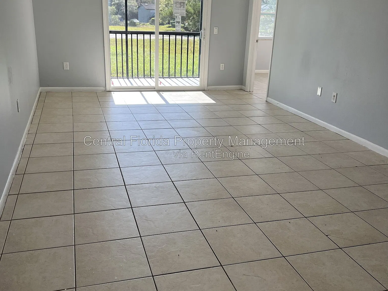 2 bed, 2.0 bath, 938 sqft, $1,399 — Photo 2