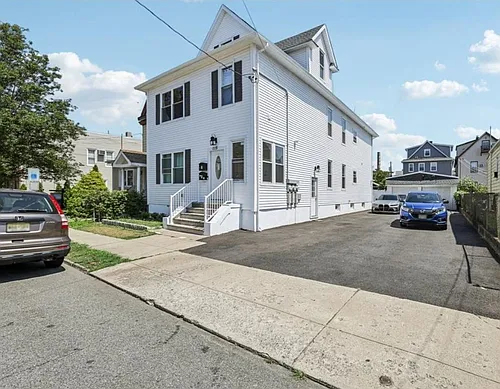 115 Wallington Ave Photo 1