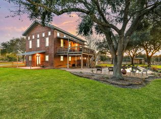 7765 Pigeon Dr, Hitchcock, TX 77563