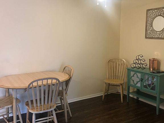 4th image of 770 W Ferry APT 17B