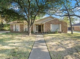 1117 Merry Oaks Dr, College Station, TX 77840