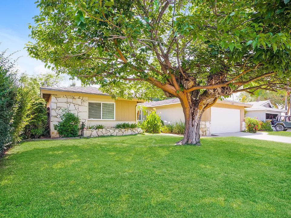 5155 Harriett Cir