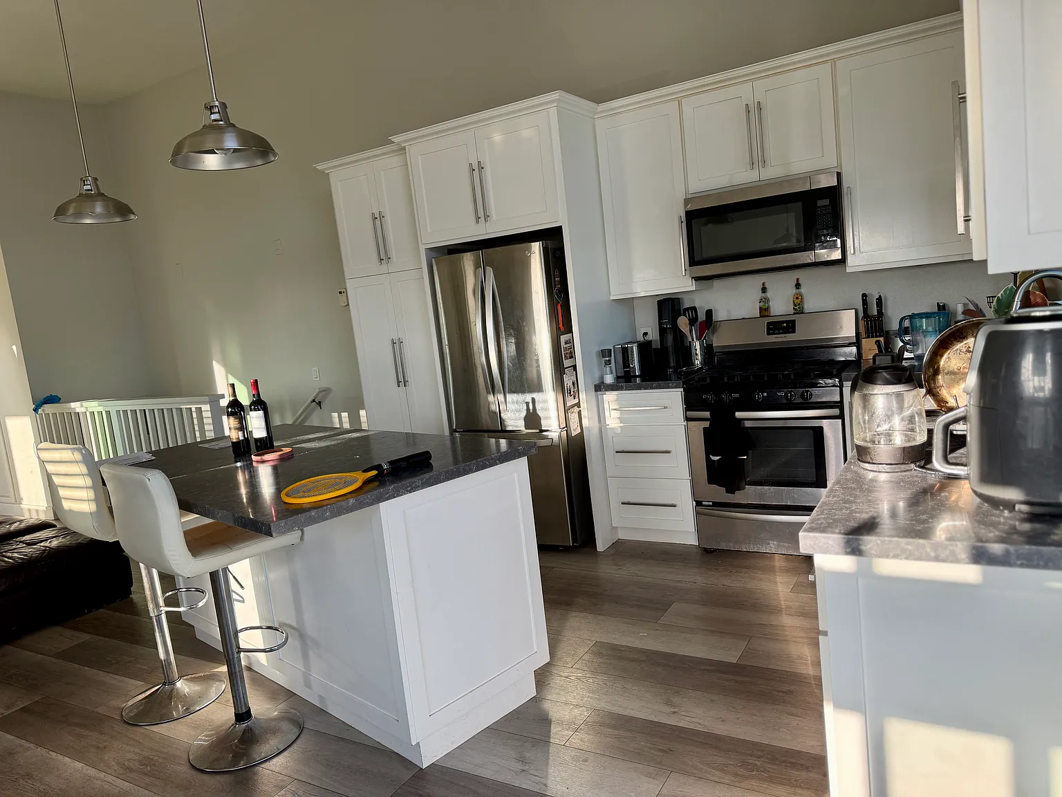 3 bed, 1324 sqft, $5,700 — Photo 4