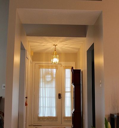 Front Foyer
						:
						Front foyer with entrance to kitchen