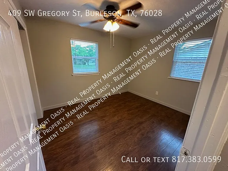 409 SW Gregory St — Photo 17