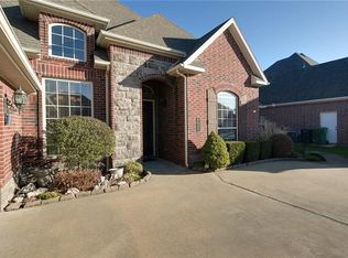 6605 W Braebourne Dr, Rogers, AR 72758