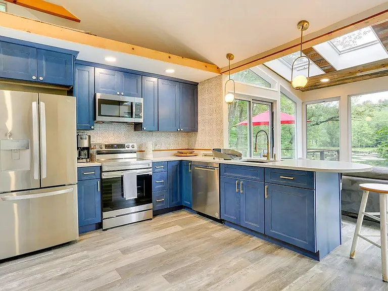 105 W Maple Ave — Photo 7