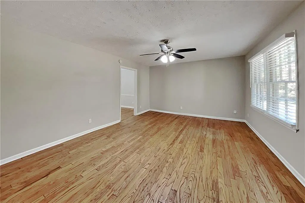 5 bed, 4.0 bath, 3067 sqft, $3,025 — Photo 3