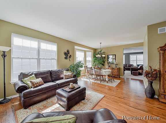 3rd image of 1440 Mansfield Dr