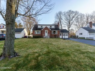 53 Puritan Dr, Schenectady, NY 12306