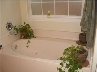 125 Fox Run Cir, Centerton, AR 72719