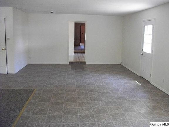 Home for Sale in Quincy, IL $62,500