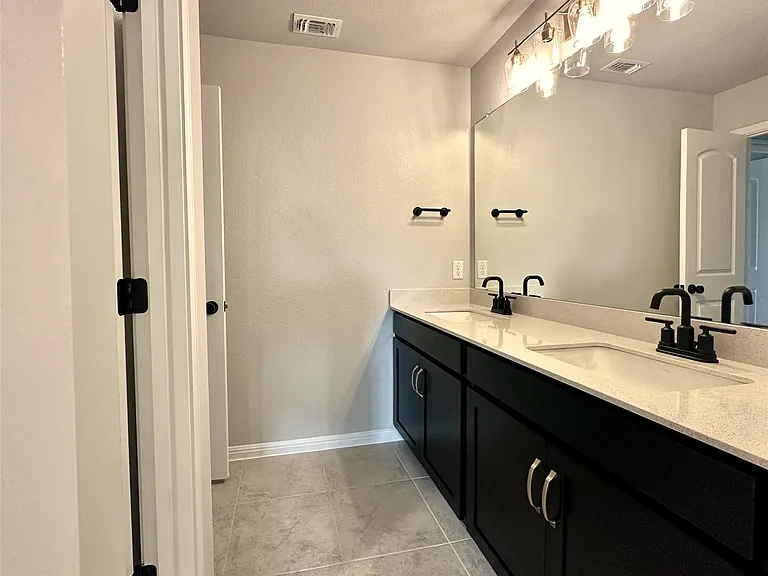 140 Coleto Trl — Photo 11