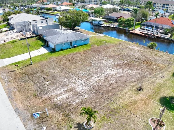 1874 Coral Point Dr, Cape Coral, FL 33990