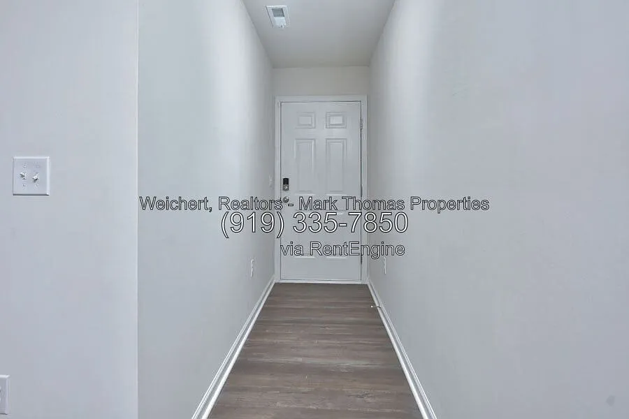 3 bed, 2.5 bath, 2093 sqft, $1,950 — Photo 3