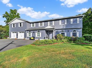 334 Greeves Rd, New Hampton, NY 10958