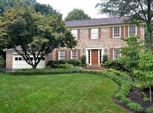 9413 Vernon Dr, Great Falls, VA 22066
