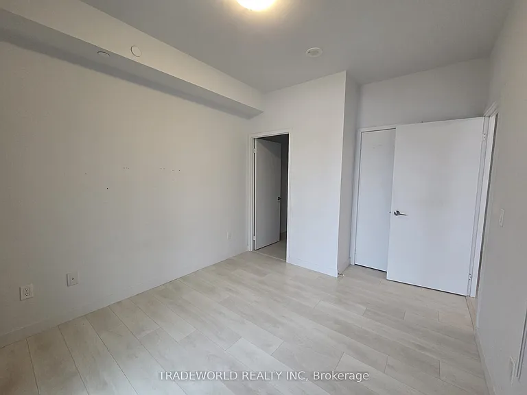 8 Eglinton Ave E #805 — Photo 8