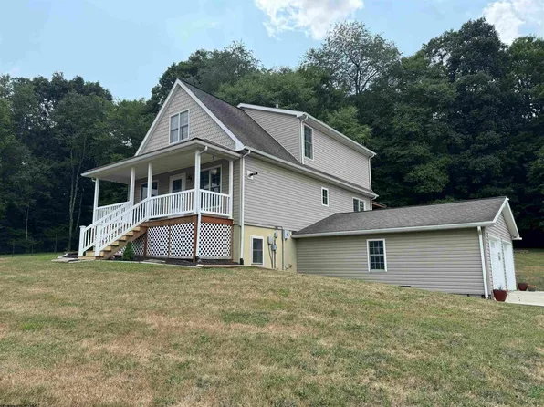 142 Auburn Hills Dr, Bruceton Mills, WV 26525