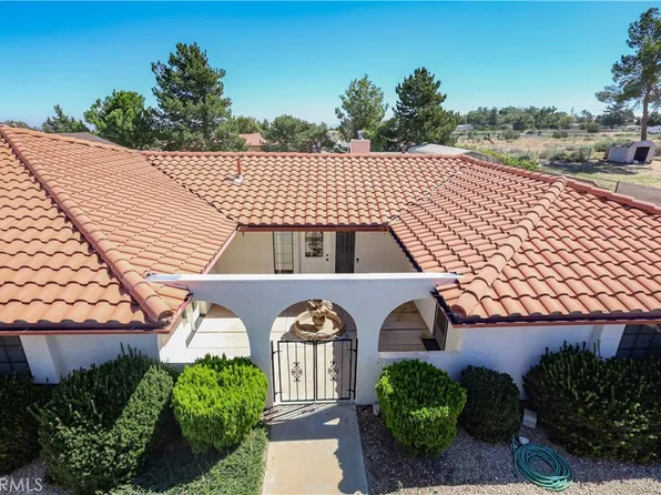 9419 Sierra Vista Rd, Phelan, CA 92371