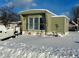 16 Jean Dr, Hamburg, NY 14075