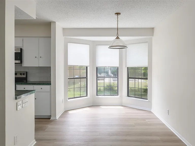 611 Lido St — Photo 11