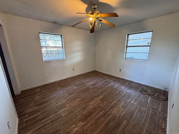 3rd image of 204 Truman St