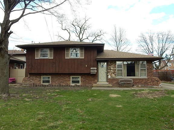 2nd image of 10907 S Neenah Ave