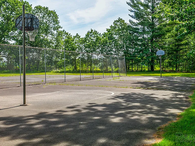 Lakewood Village Apartments — Photo 7