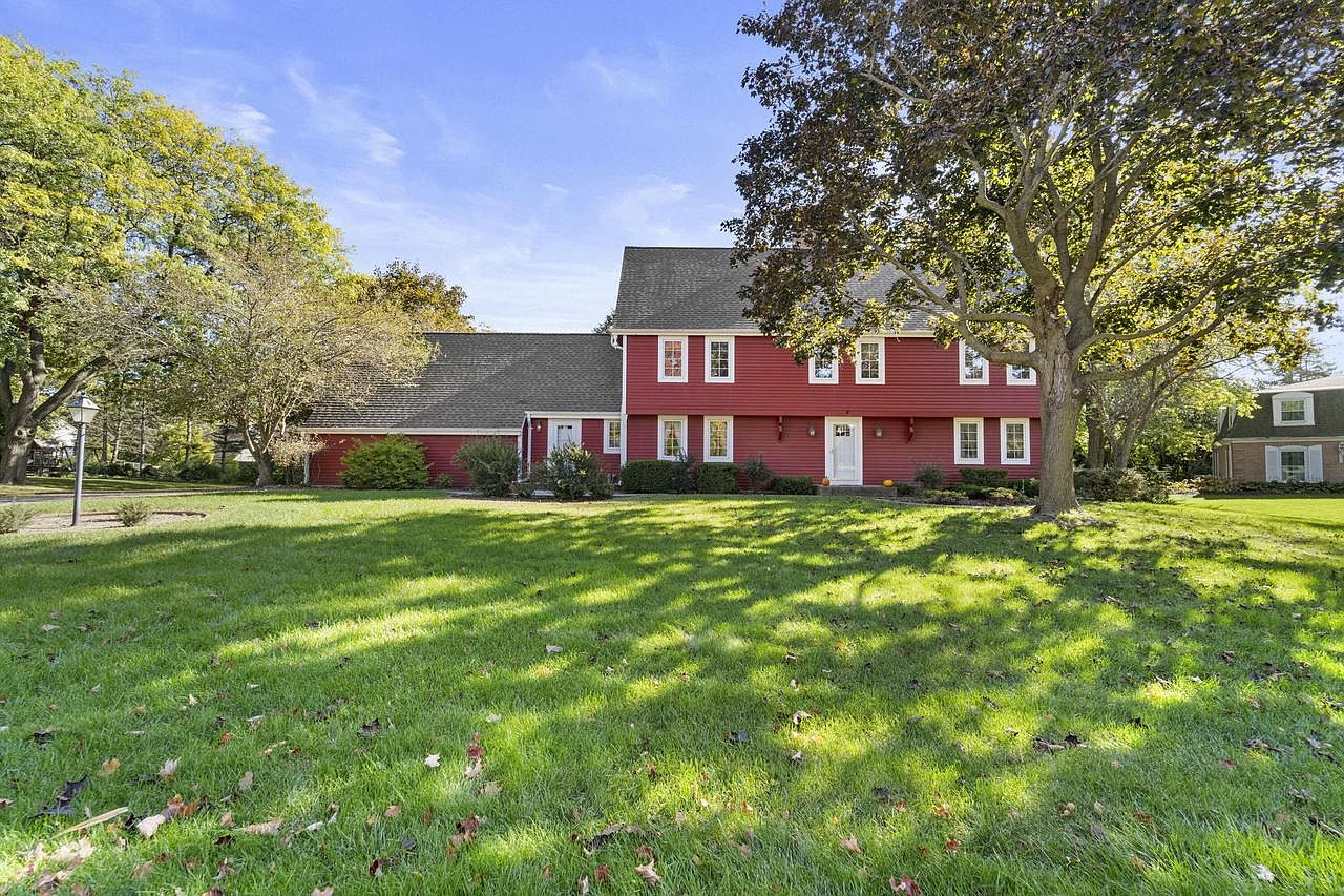 2713 Village Green East, Racine, WI 53406 Zillow