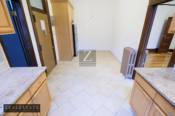 Rented by ZealEstate Group Inc | media 22