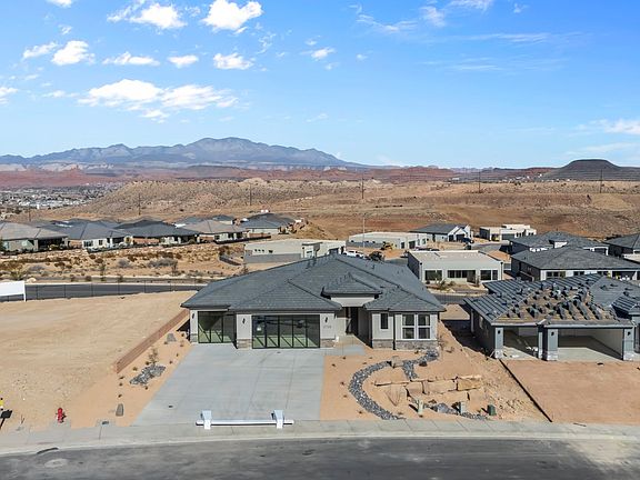 Come visit us at our Divario Model and see this amazing plan in person! 2676 W Brenta Way, St. Georg