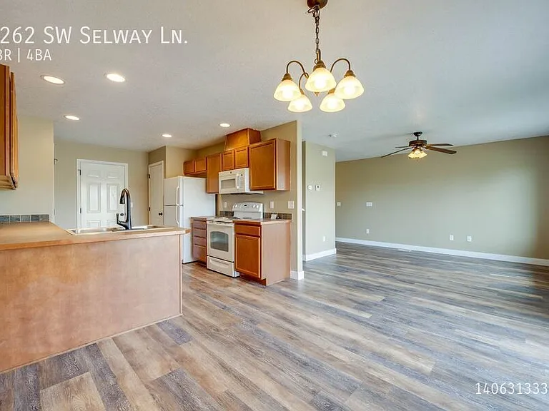 1262 SW Selway Ln — Photo 28