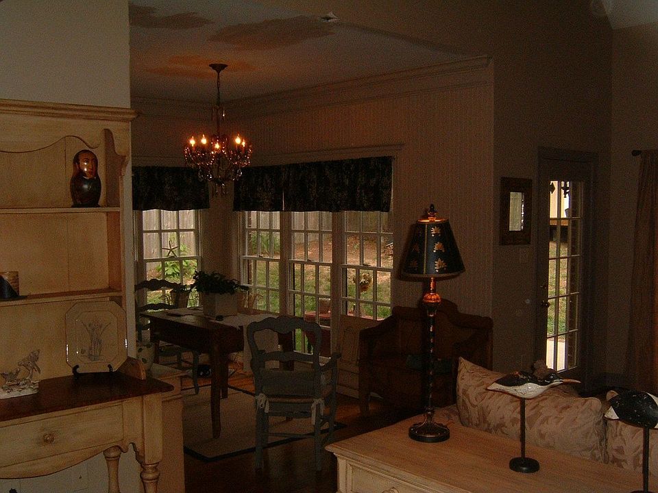 view from FR to kitchen eating area