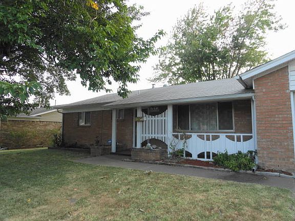 2 car garage, covd porch